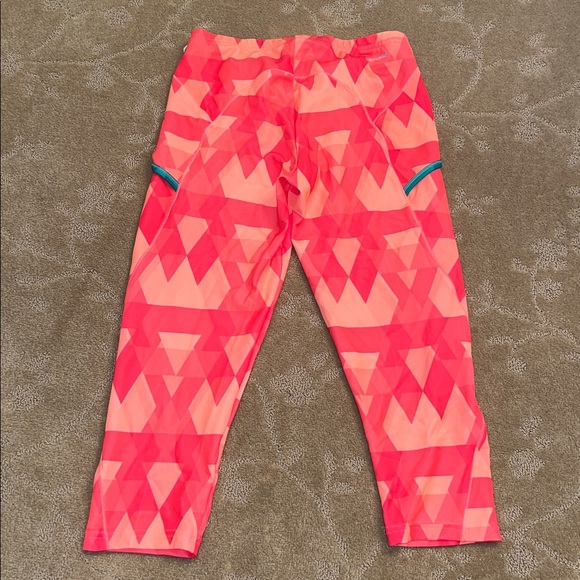 NWT Adidas Performance Capris Leggings, Medium - Picture 4 of 6